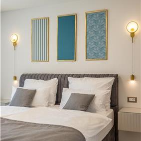 4 bedroom villa with heated pool and sea view in Vinišće, sleeps 8